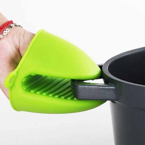 Silicone Pot Holder Pair – Heat Resistant Kitchen Gloves